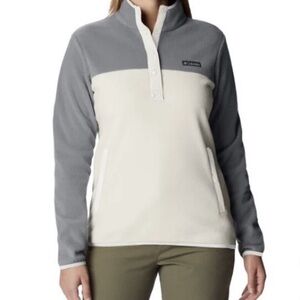 Columbia Gray and Cream Women's fleece pull over Sweater